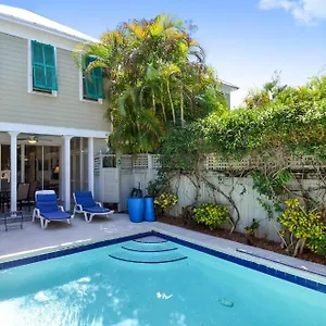 Holiday home Tropical Dreaming By Avantstay 4 Blks To Private Pool, Key West